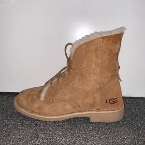 UGG Quincy Boot Size 7.5